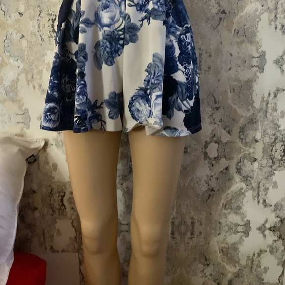 FLOWY FLORAL PRINT SHORTS SOFT MATERIAL - Picture 3 of 4